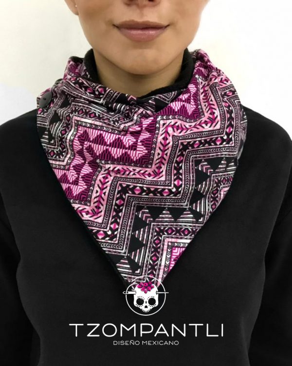 BUFANDA ENVOLVENTE CON BOTONES ZIG-ZAG